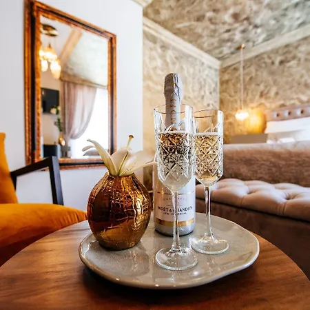 Apartament Luxury Vindemiae *