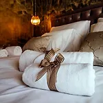 Luxury Vindemiae *