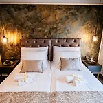 公寓 Luxury Vindemiae 扎达尔