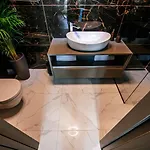Luxury Vindemiae
