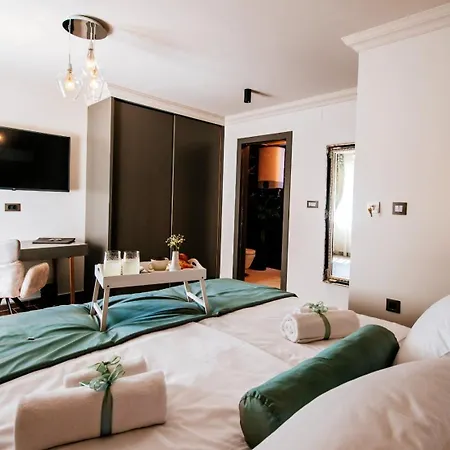 Luxury Vindemiae *