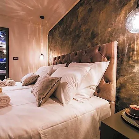 Luxury Vindemiae
