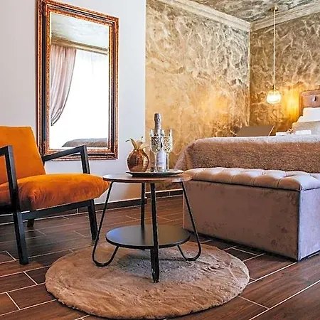 Luxury Vindemiae *